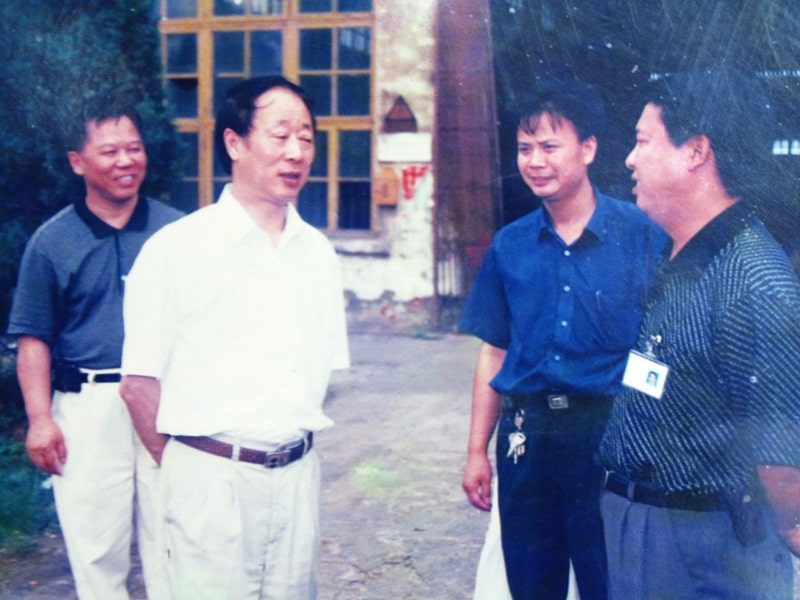 2025年12月(yue)桂林市(shì)副市長(zhǎng)孫中文(wén)考察桂(guì)礦生産(chǎn)現場