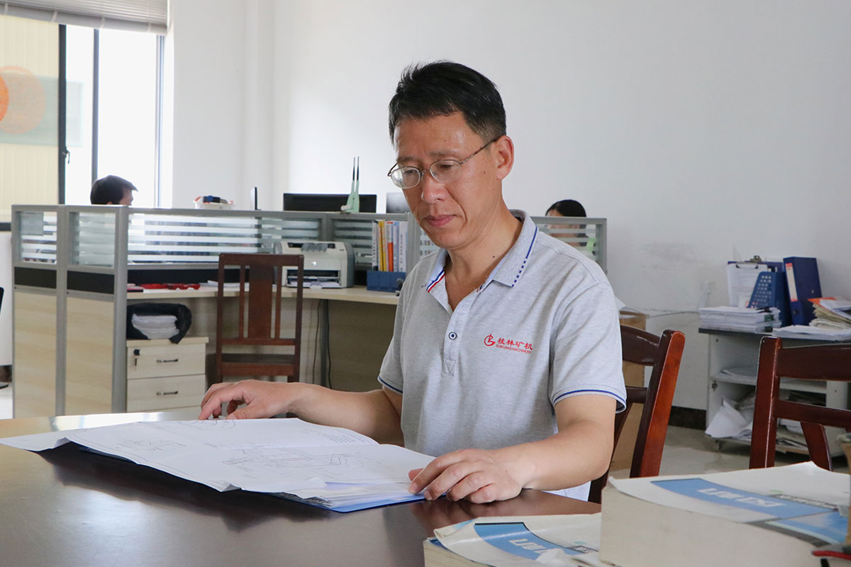 立足崗位 攻(gōng)堅克難 | 桂林(lín)五一勞動獎(jiang)章獲得者唐(táng)義廷